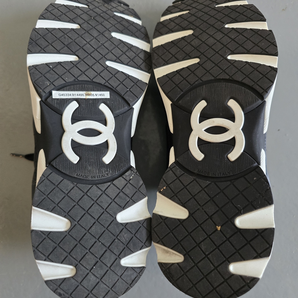 2023 CC Leather Sneakers - Picture 7 of 8